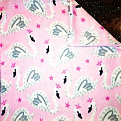 Swans fleece blanket with double layer construction